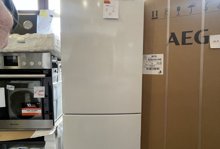 BOSCH Series 6 KGE39AWCA hűtő-fagyasztó kombináció, A+++, 343L. 201 cm magas, 60 cm széles