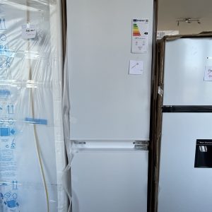 Gorenje NRKI4182P1 alulfagyasztós beépíthető NoFrost hűtő, A+ energia, 246L., 177cm, változtatható oldalú ajtónyitás, Fehér