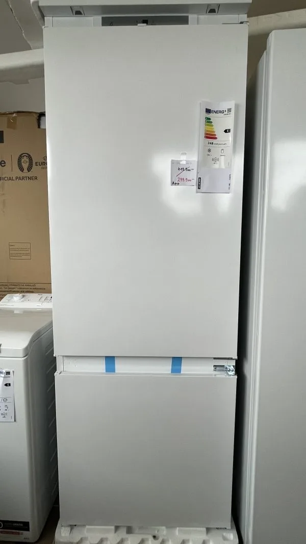 Whirlpool SP40802EU2 Beépíthető kombinált hűtő, 400 l, M: 193.5cm, LessFrost, (A++) E energia, Fehér - Image 2