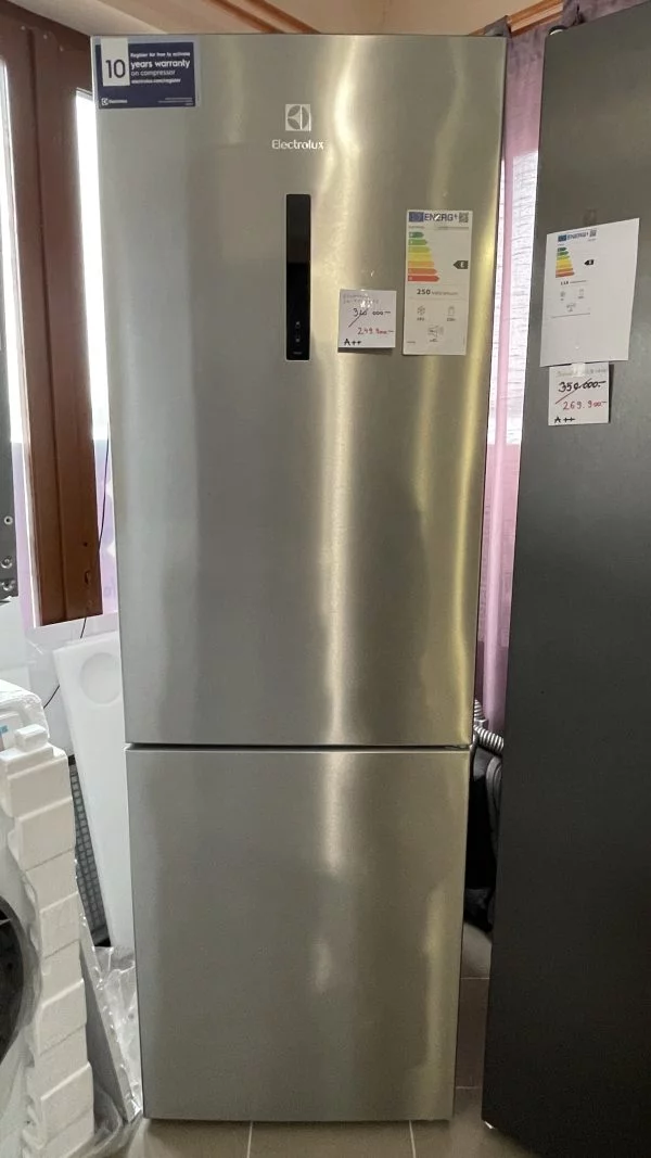 Electrolux LNT7ME32X3 CustomFlex kombinált hűtőszekrény, E energiaosztály, NoFrost, M: 186 cm, 330 L, inox - Image 5