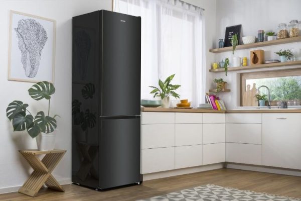 GORENJE NRK6202EBXL4 Inverteres hűtőszekrény NoFrost Plus technológiával, A++, 331L.