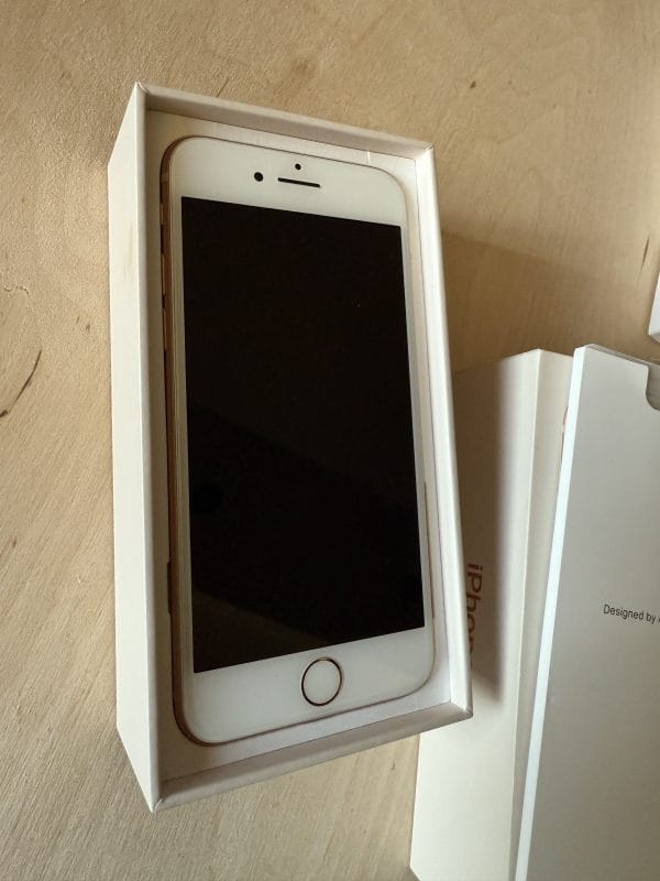 iPhone 8 Gold, 64 GB, Kiváló Karcmentes állapot - Image 11