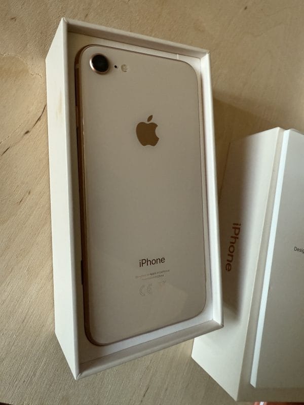 iPhone 8 Gold, 64 GB, Kiváló Karcmentes állapot - Image 12