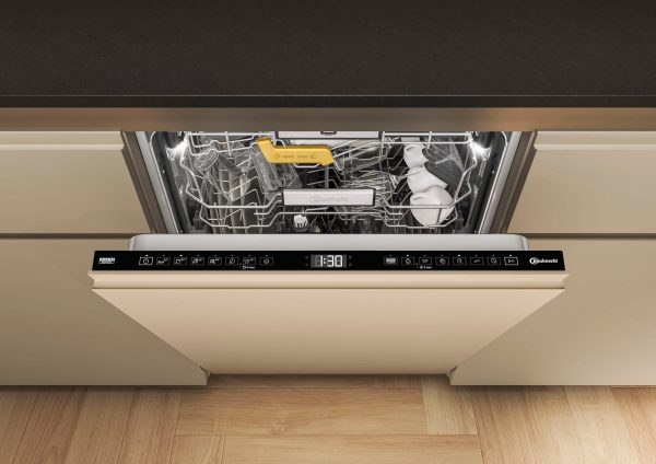 Bauknecht B8I HF58 TUC beépíthető élvezérelt 3-kosaras PowerClean Promosogatógép, - Image 12