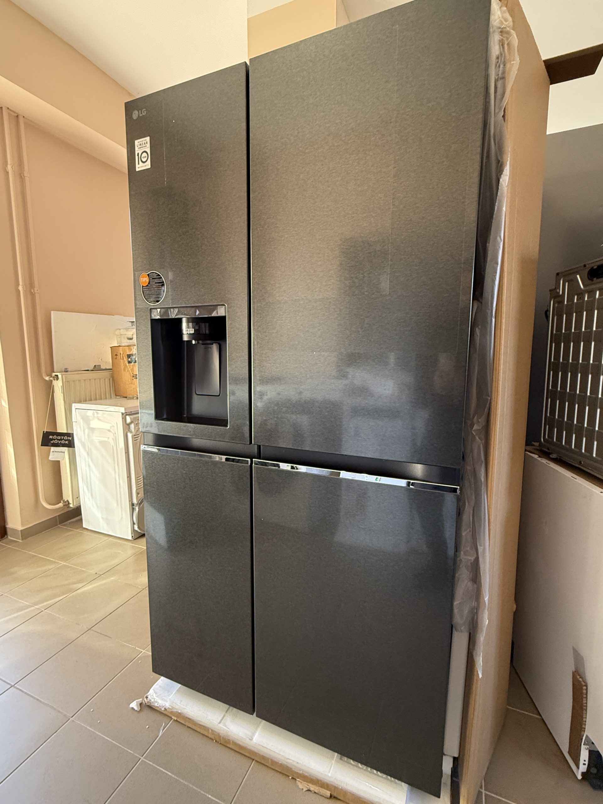 LG GSLV71MCTD Side by side hűtő, 635 l, Total No Frost, DoorCooling+, Linear Cooling, Multi-Airflow, D energia, Kompresszor Lineáris Inverter, M 179 cm, Fekete - Image 3