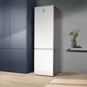 Electrolux LNT7ME36G2 800 Cooling 360 Inverteres Üveg előlapos NoFrost hűtő ,  A++, 330L.