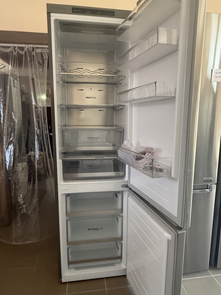 LG GBB92STBAP Inverteres NoFrost hűtő, 277l hűtő/107l fagyasztó, A-energia, Total NoFrost, Lineáris kompresszor, DoorCooling+™, FRESHConverter™ - Image 3